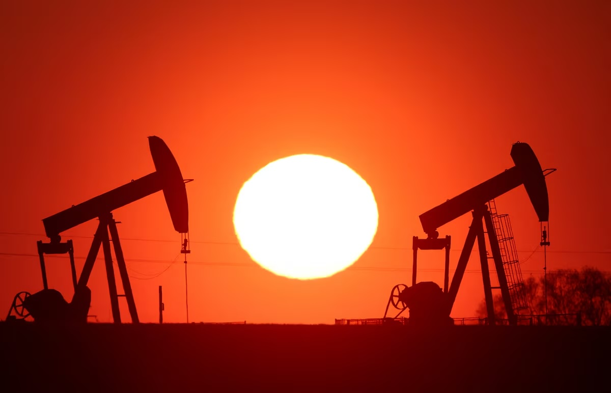 Giá dầu thế giới nhích tăng nhẹ sau lệnh trừng phạt mới của Mỹ đối với Iran